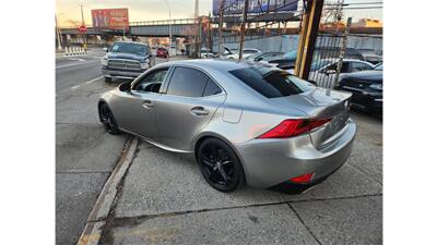 2020 Lexus IS 300  AWD - Photo 4 - Elmhurst, NY 11373