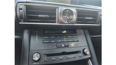 2020 Lexus IS 300  AWD - Photo 16 - Elmhurst, NY 11373