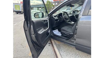 2021 Toyota RAV4 LE - Photo 13 - Elmhurst, NY 11373