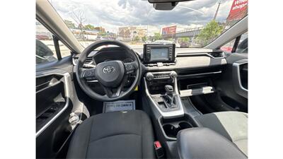 2021 Toyota RAV4 LE - Photo 22 - Elmhurst, NY 11373