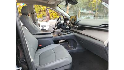 2023 Toyota Sienna XLE 7-Passenger   - Photo 15 - Elmhurst, NY 11373