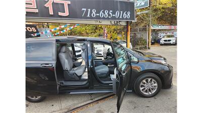 2023 Toyota Sienna XLE 7-Passenger   - Photo 17 - Elmhurst, NY 11373