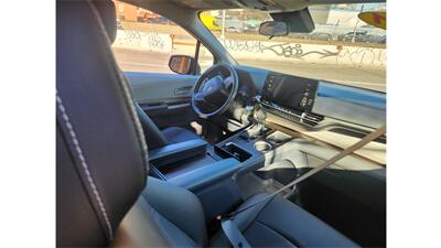 2021 Toyota Sienna LE 8-Passenger   - Photo 15 - Elmhurst, NY 11373