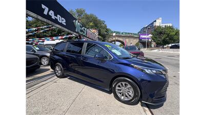 2025 Toyota Sienna LE AWD  Sunroof - Photo 1 - Elmhurst, NY 11373