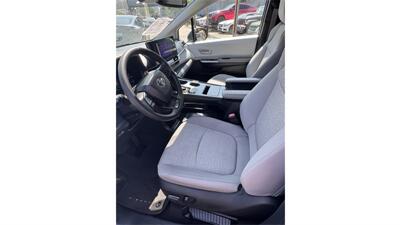 2025 Toyota Sienna LE AWD  Sunroof - Photo 7 - Elmhurst, NY 11373