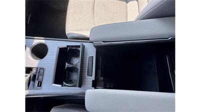 2025 Toyota Sienna LE AWD  Sunroof - Photo 11 - Elmhurst, NY 11373