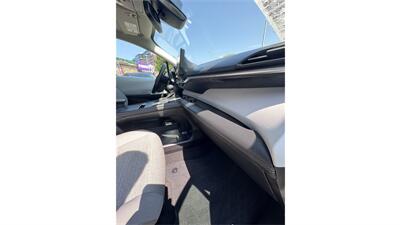 2025 Toyota Sienna LE AWD  Sunroof - Photo 22 - Elmhurst, NY 11373