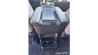 2025 Toyota Sienna LE AWD  Sunroof - Photo 17 - Elmhurst, NY 11373