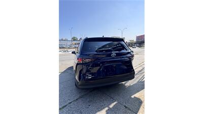 2025 Toyota Sienna LE AWD  Sunroof - Photo 4 - Elmhurst, NY 11373