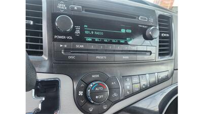 2014 Toyota Sienna LE 7-Passenger  AWD - Photo 20 - Elmhurst, NY 11373