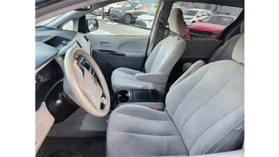 2014 Toyota Sienna LE 7-Passenger  AWD - Photo 5 - Elmhurst, NY 11373
