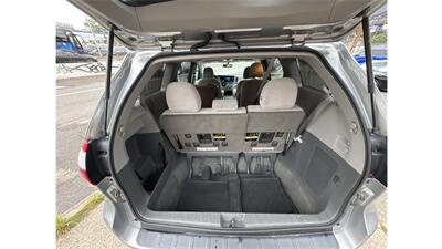 2017 Toyota Sienna LE 8-Passenger - Photo 10 - Elmhurst, NY 11373
