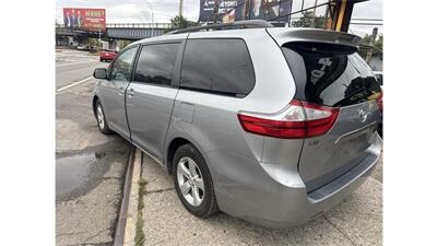 2017 Toyota Sienna LE 8-Passenger - Photo 5 - Elmhurst, NY 11373