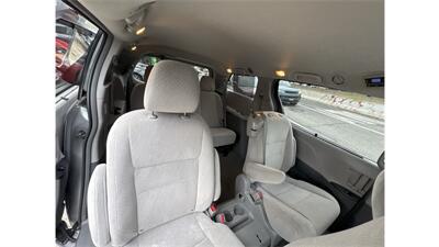2017 Toyota Sienna LE 8-Passenger - Photo 27 - Elmhurst, NY 11373