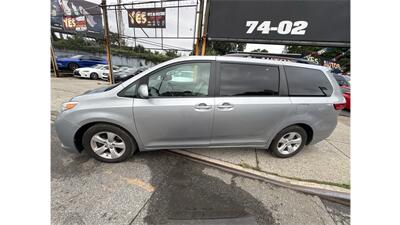 2017 Toyota Sienna LE 8-Passenger - Photo 4 - Elmhurst, NY 11373