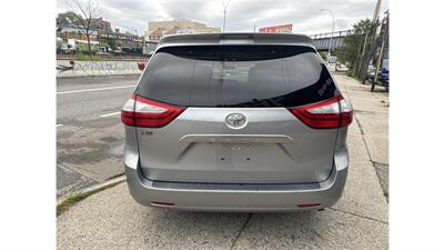 2017 Toyota Sienna LE 8-Passenger - Photo 6 - Elmhurst, NY 11373
