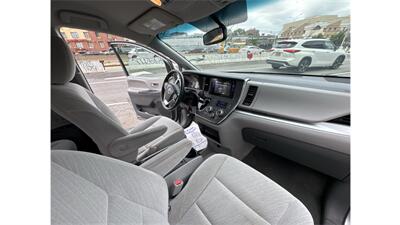2017 Toyota Sienna LE 8-Passenger - Photo 31 - Elmhurst, NY 11373
