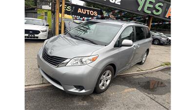 2017 Toyota Sienna LE 8-Passenger - Photo 3 - Elmhurst, NY 11373