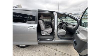 2017 Toyota Sienna LE 8-Passenger - Photo 23 - Elmhurst, NY 11373