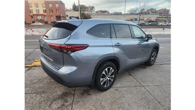 2021 Toyota Highlander XLE   - Photo 3 - Elmhurst, NY 11373