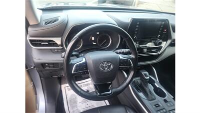 2021 Toyota Highlander XLE   - Photo 8 - Elmhurst, NY 11373