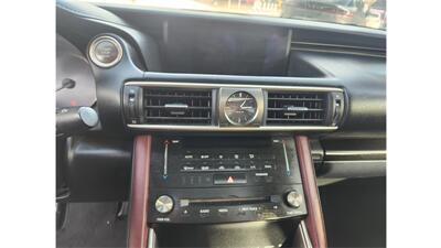 2018 Lexus IS 300   - Photo 15 - Elmhurst, NY 11373