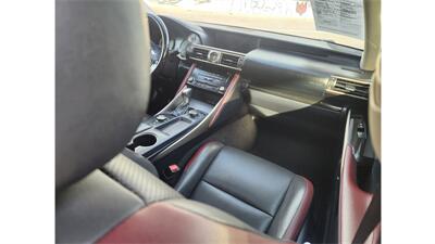 2018 Lexus IS 300   - Photo 9 - Elmhurst, NY 11373