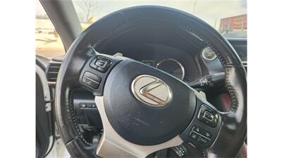 2018 Lexus IS 300   - Photo 16 - Elmhurst, NY 11373