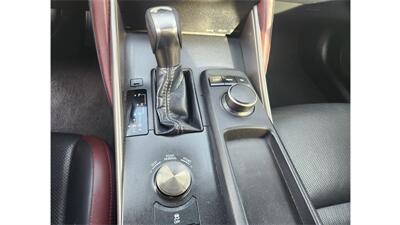 2018 Lexus IS 300   - Photo 17 - Elmhurst, NY 11373