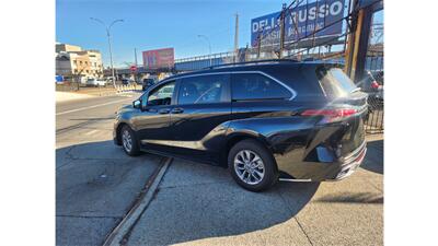 2021 Toyota Sienna LE 8-Passenger   - Photo 6 - Elmhurst, NY 11373