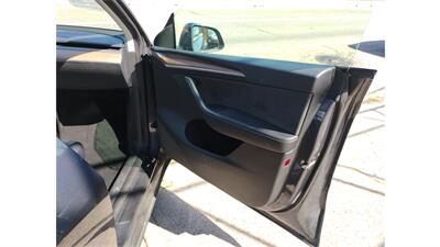 2023 Tesla Model Y   - Photo 17 - Elmhurst, NY 11373