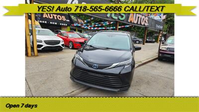 2022 Toyota Sienna LE 8-Passenger   - Photo 1 - Elmhurst, NY 11373