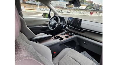 2022 Toyota Sienna LE 8-Passenger - Photo 17 - Elmhurst, NY 11373