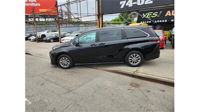 2022 Toyota Sienna LE 8-Passenger   - Photo 5 - Elmhurst, NY 11373