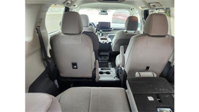 2022 Toyota Sienna LE 8-Passenger - Photo 12 - Elmhurst, NY 11373