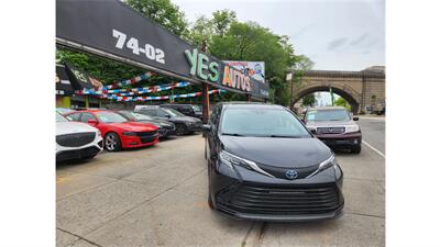 2022 Toyota Sienna LE 8-Passenger   - Photo 3 - Elmhurst, NY 11373