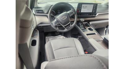 2023 Toyota Sienna XLE 7-Passenger   - Photo 16 - Elmhurst, NY 11373