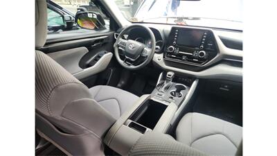 2021 Toyota Highlander L - Photo 29 - Elmhurst, NY 11373