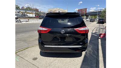 2017 Toyota Sienna XLE 8-Passenger - Photo 5 - Elmhurst, NY 11373