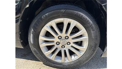 2017 Toyota Sienna XLE 8-Passenger - Photo 30 - Elmhurst, NY 11373