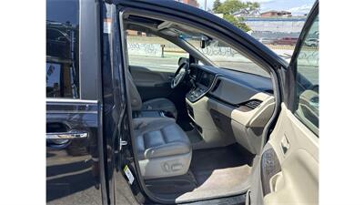 2017 Toyota Sienna XLE 8-Passenger - Photo 26 - Elmhurst, NY 11373