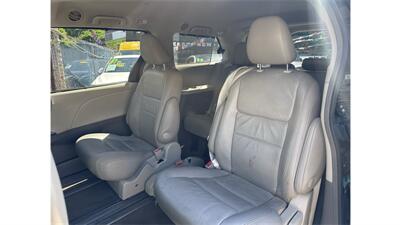 2017 Toyota Sienna XLE 8-Passenger - Photo 20 - Elmhurst, NY 11373