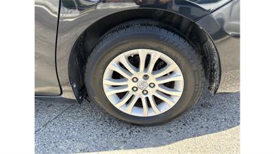 2017 Toyota Sienna XLE 8-Passenger - Photo 32 - Elmhurst, NY 11373