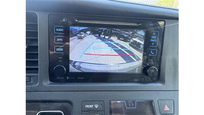 2017 Toyota Sienna XLE 8-Passenger - Photo 16 - Elmhurst, NY 11373