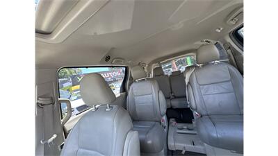 2017 Toyota Sienna XLE 8-Passenger - Photo 17 - Elmhurst, NY 11373