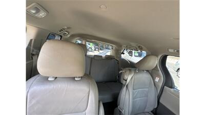 2017 Toyota Sienna XLE 8-Passenger - Photo 24 - Elmhurst, NY 11373