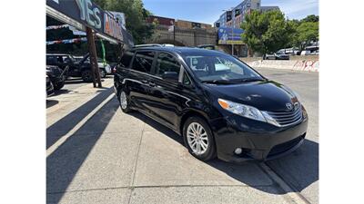 2017 Toyota Sienna XLE 8-Passenger - Photo 2 - Elmhurst, NY 11373