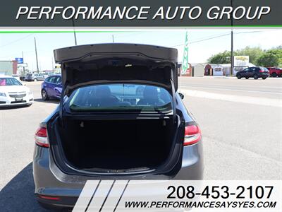 2017 Ford Fusion SE   - Photo 8 - Caldwell, ID 83605