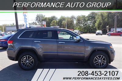 2017 Jeep Grand Cherokee Limited   - Photo 2 - Caldwell, ID 83605