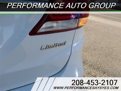 2017 Hyundai SANTA FE Limited - Photo 5 - Caldwell, ID 83605